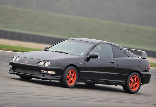 2000 EDM Integra Type R with orange wheels