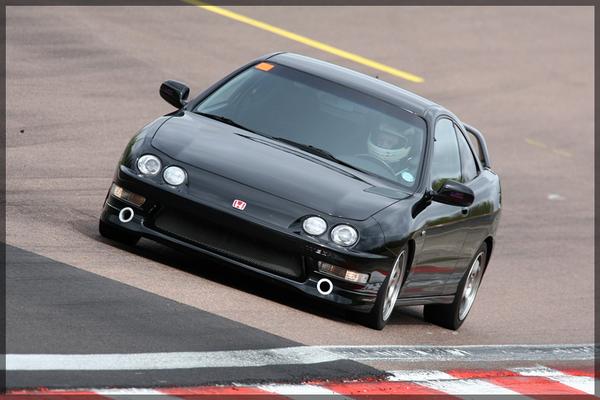 2000 EDM Integra Type R at the race track