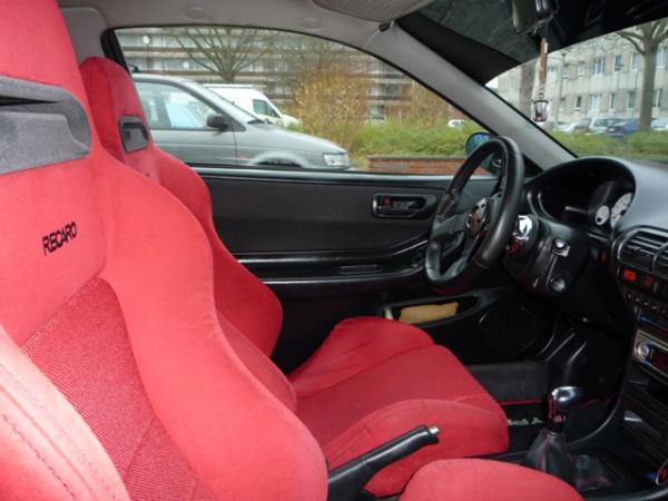 2000 EDM Integra Type R OEM red Recaro seats
