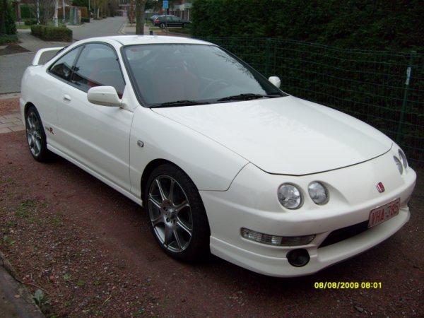 1998 EDM Integra Type-R on 17 inch Smiths nemesis rims