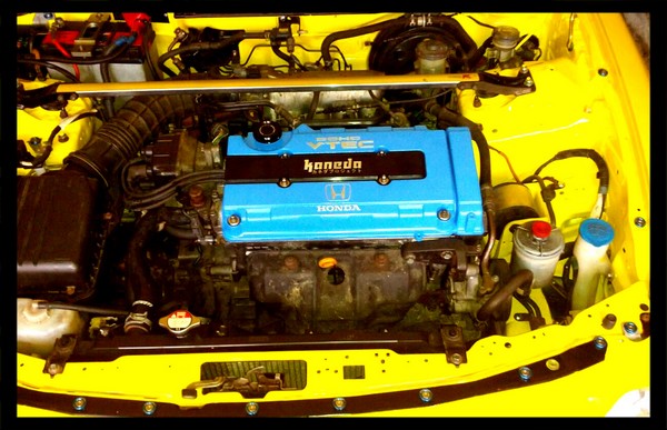 Customized EDM Integra Type-R engine bay