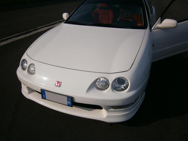 Italian EDM Integra Type-R championship white front end