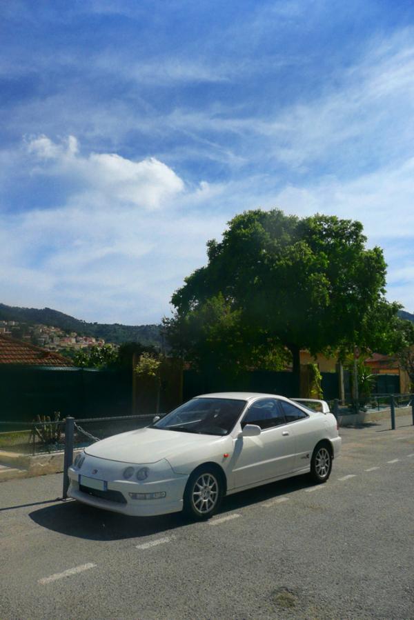 EDM Integra Type-R on the street in France