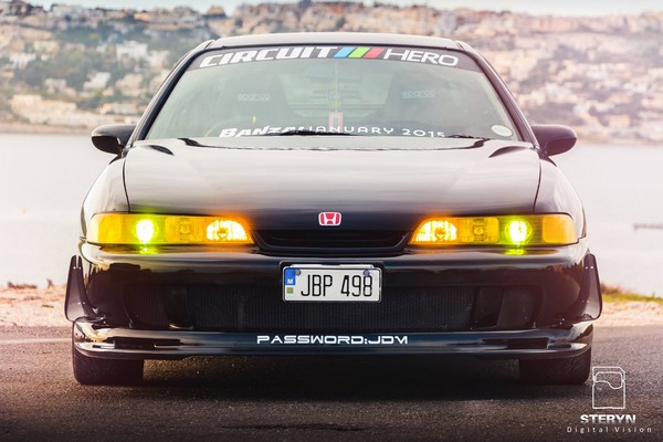 Starlight Black Pearl 1998 JDM Honda Integra Type-r front end