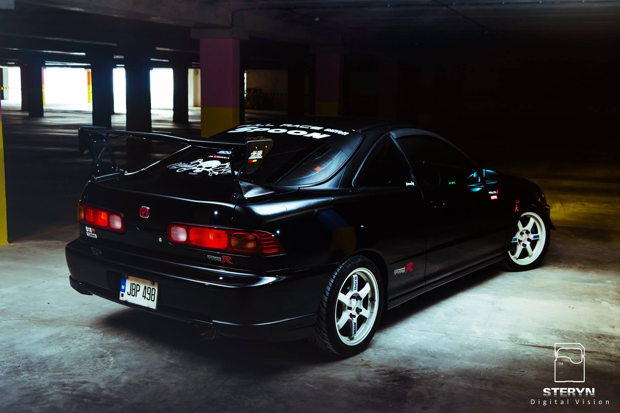 Starlight Black Pearl 1998 JDM Honda Integra Type-r drivers side