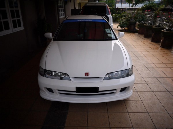 2000 JDM Honda ITRx championship white front end