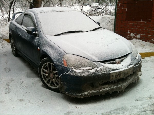 JDM DC5 ITR frozen in the snow