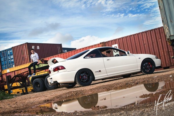 2000 JDM Honda Integra Type-Rx lowered on Tein coilovers