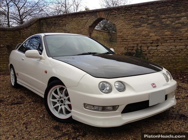 Modified UKDM Integra Type-R carbon fiber hood