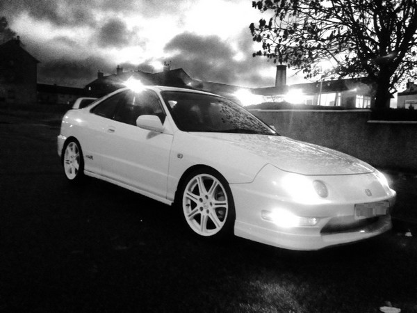 1998 UKDM Championship White Integra Type-R black and white