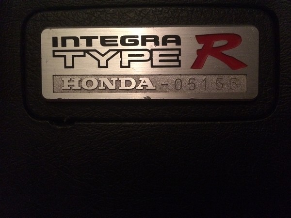 2000 UKDM Integra Type-R badge number