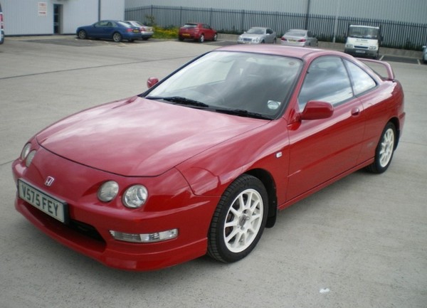 Milano Red 2000 UKDM Integra Type-R white rims