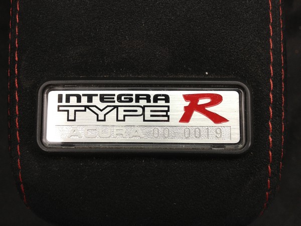 2000 Acura Integra Type-R badge number