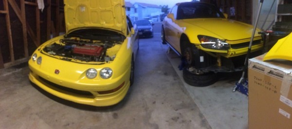 Phoenix Yellow 2000 Integra Type-R with yellow S2k