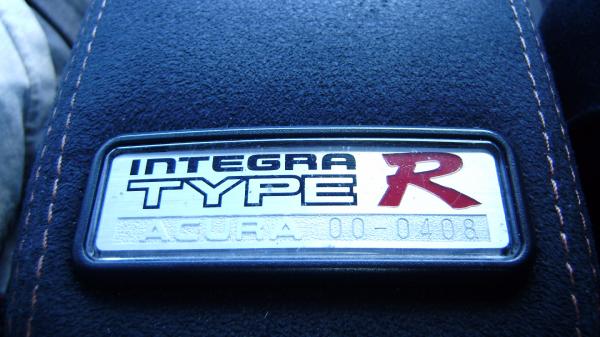 2000 Acura Integra Type-r interior Badge