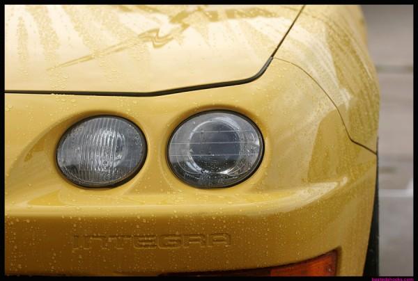 Phoneix Yellow ITR in the rain