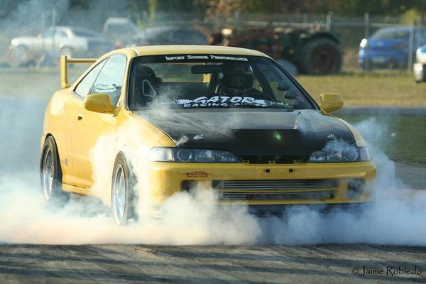 Phoenix Yellow 2000 Integra Type-R burnout at the track