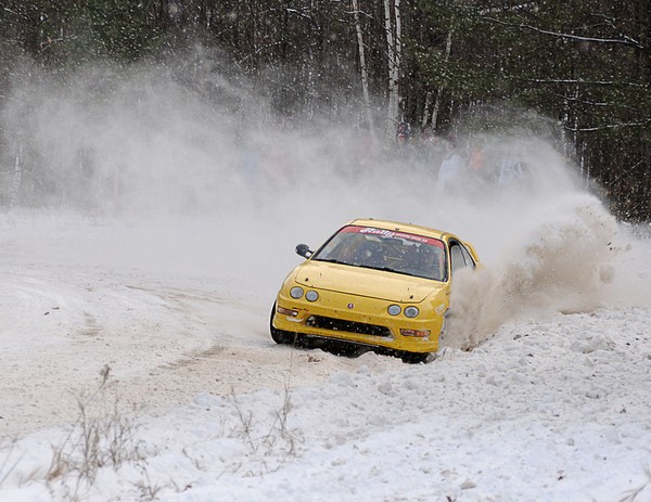 Phoenix Yellow 2000 Acura Integra Type-r snow drifting