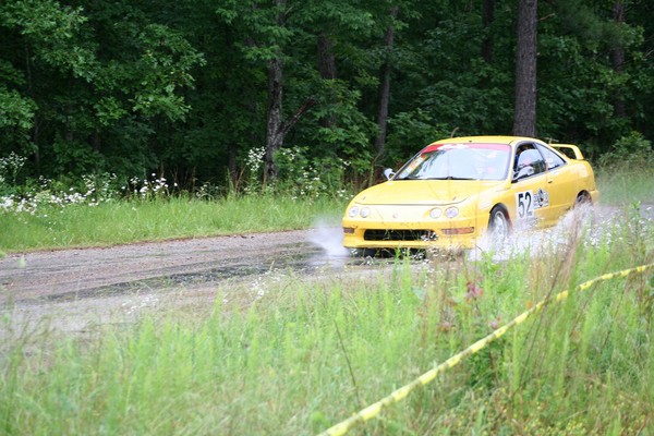 Phoenix Yellow 2000 Acura Integra Type-r wet rally race