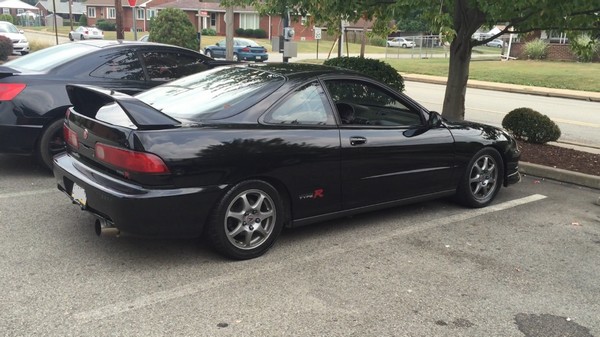 Flamenco Black Pearl ITR in parking lot