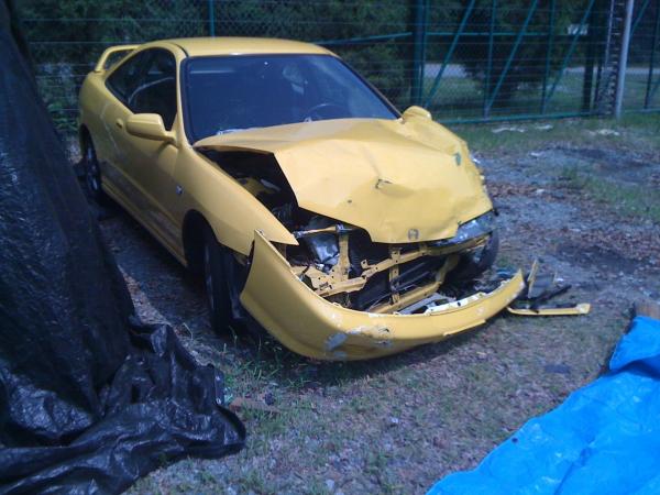 2001 Phoenix Yellow Integra TypeR Accident