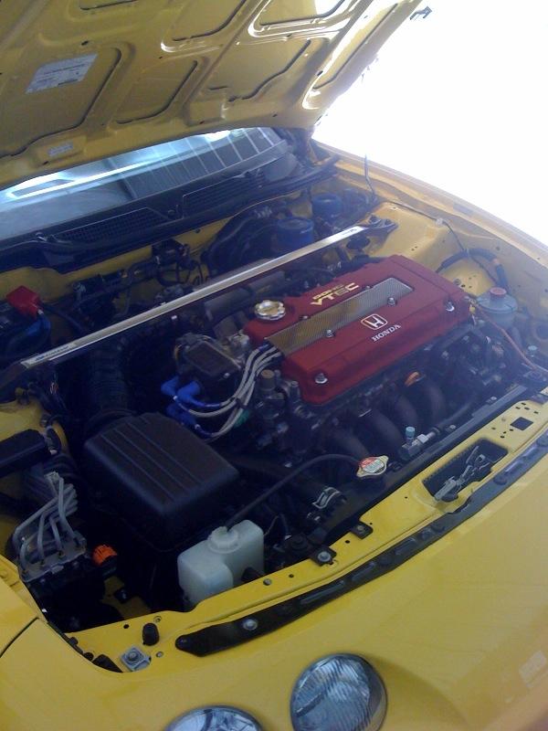 2001 Acura Integra Type-R Engine bay