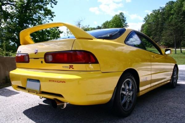 Stock looking Phoenix Yellow Integra Type-R rear corner