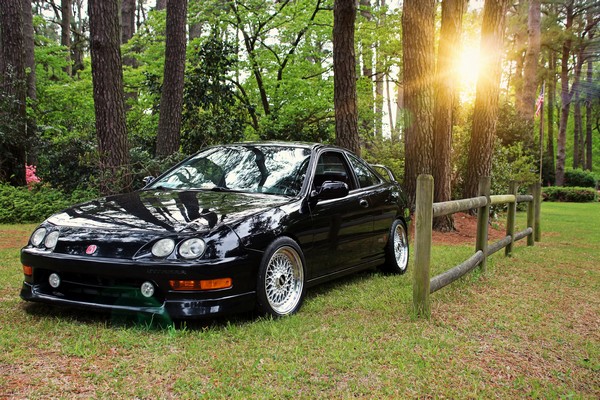 2001 Nighthawk Black Pearl Integra Type-R in the woods