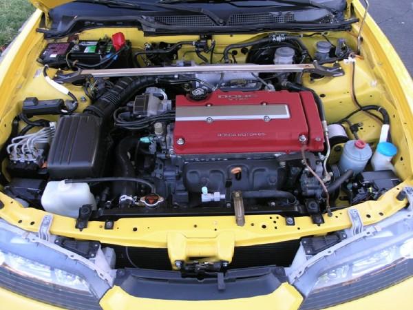 Un-Modified engine bay of a 2001 Integra TypeR