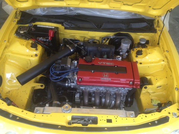 Phoenix Yellow 2001 ITR modified engine wire tuck