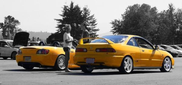 2001 Phoenix Yellow ITR and a Yellow AP1 S2000