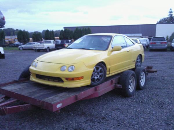 2001 Phoenix yellow ITR after insurance auction