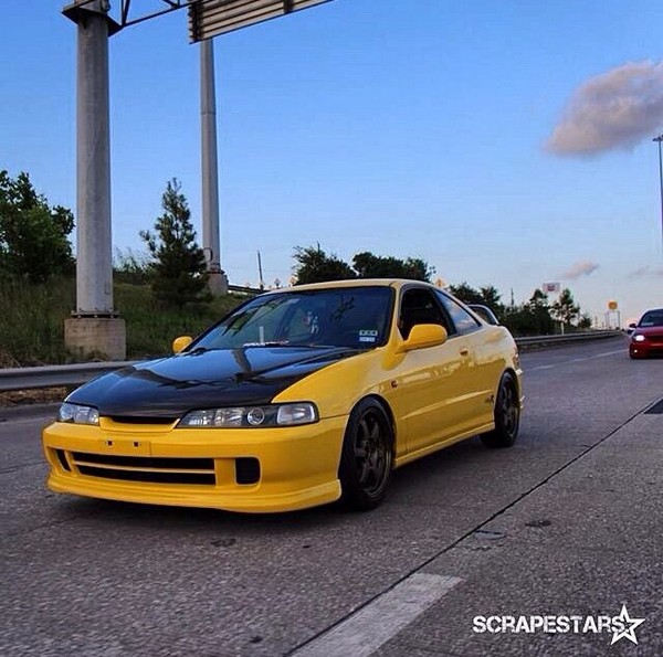 2001 Phoenix yellow ITR driving