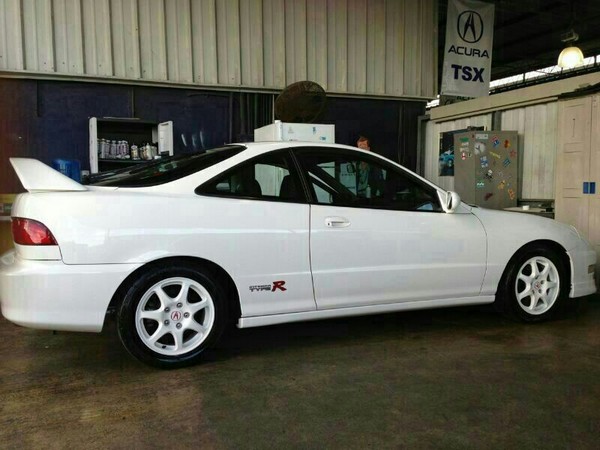 1998 Championship White Integra Type R profile