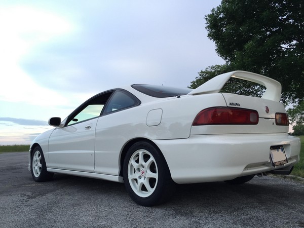 OEM 1998 Championship White Integra Type-R back left corner