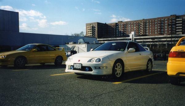 98 Integra Type-R sitting with fellow R's!