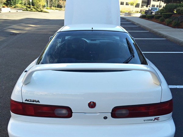 1998 Championship White Acura ITR back end